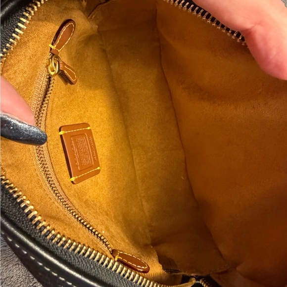 Coach Soft Pebble Leather Camera Bag in black-NEW - Picture 3 of 6